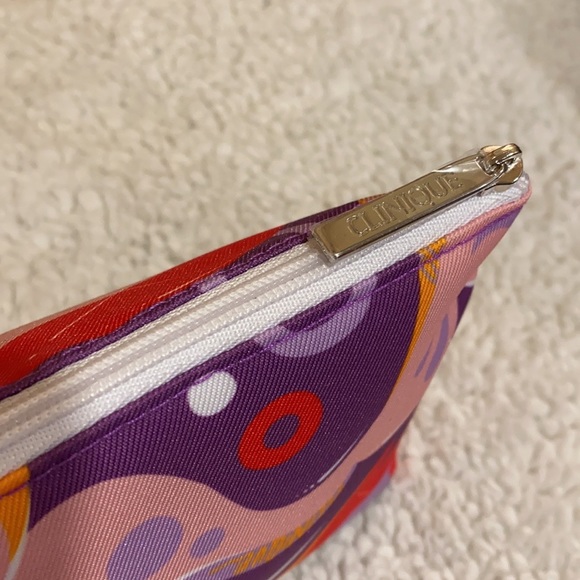 CLINIQUE Cosmetics Bag - Picture 2 of 9